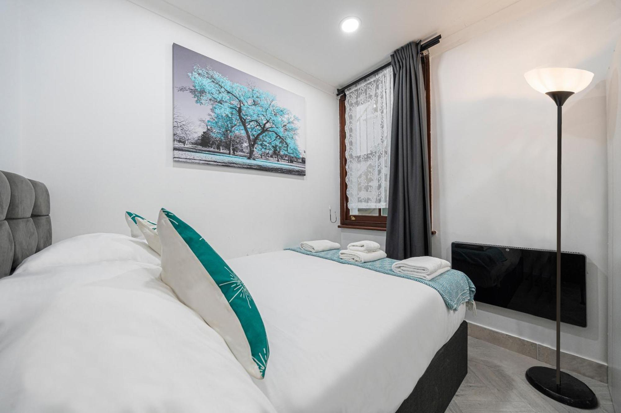 Comfy Small Basement Studio In Kensington Olympia London Exterior photo