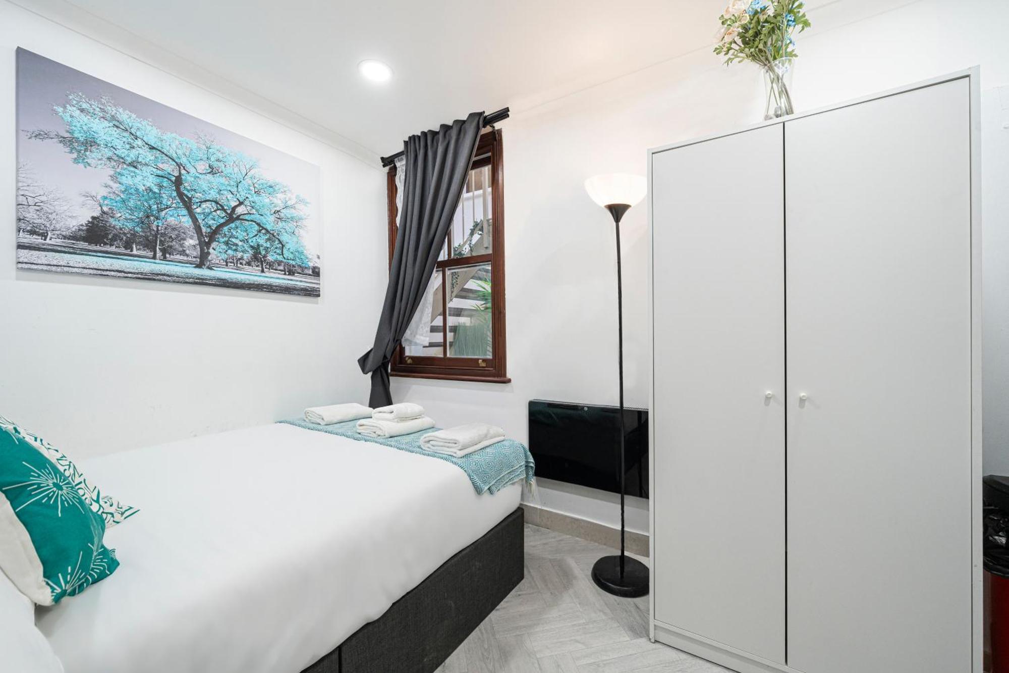 Comfy Small Basement Studio In Kensington Olympia London Exterior photo