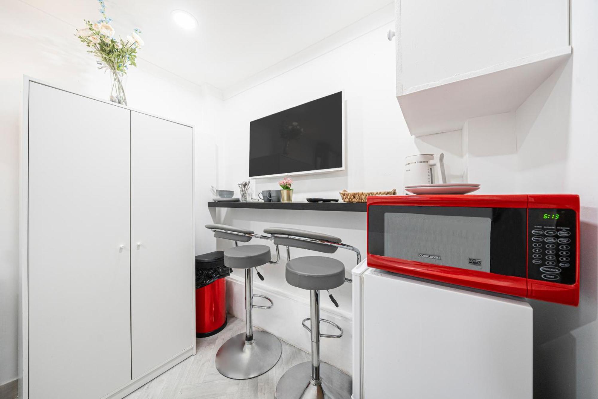 Comfy Small Basement Studio In Kensington Olympia London Exterior photo